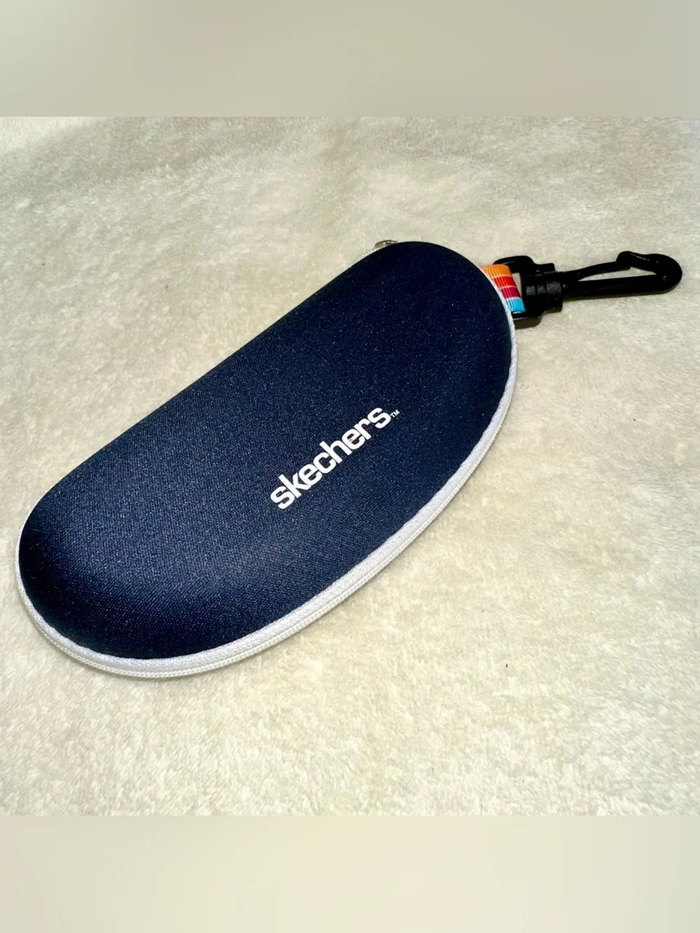 Skechers Sunglasses Case Zipper Clamshell Black Rainbow Clip Eyeglass Holder